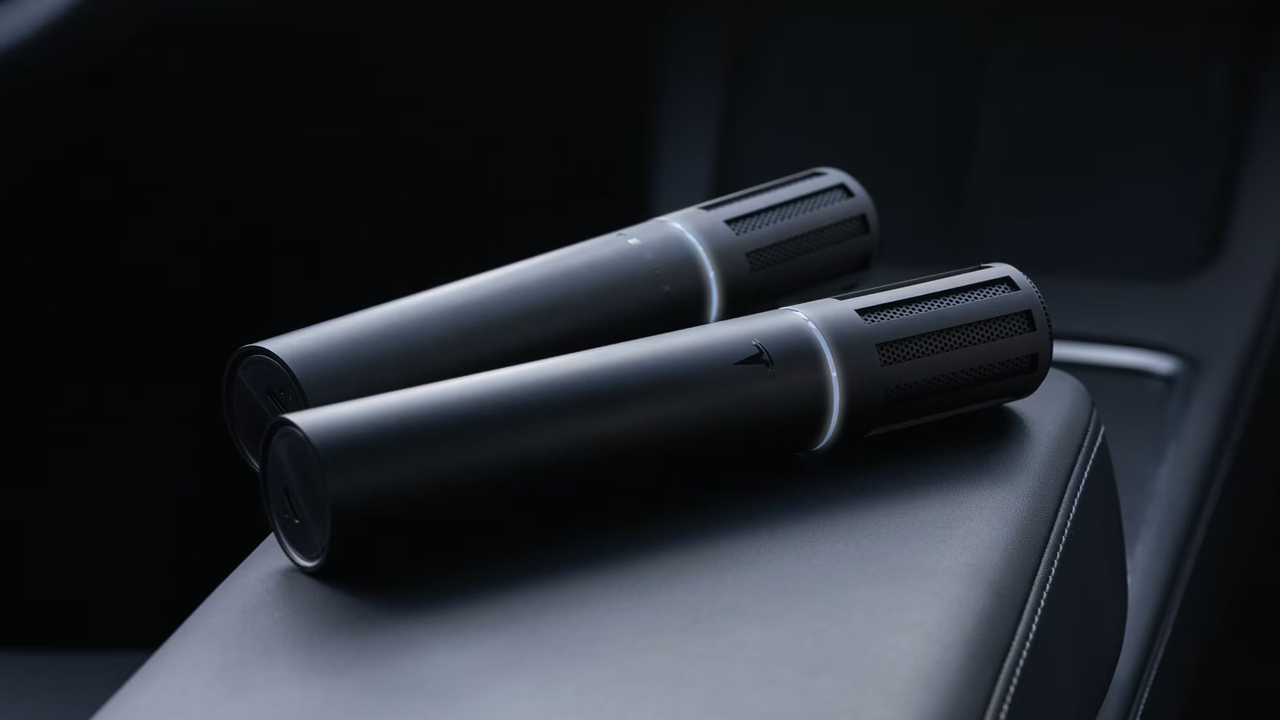 新品Teslaテスラ カラオケ マイク CaraokeMic Tesla is now selling karaoke mics for your car