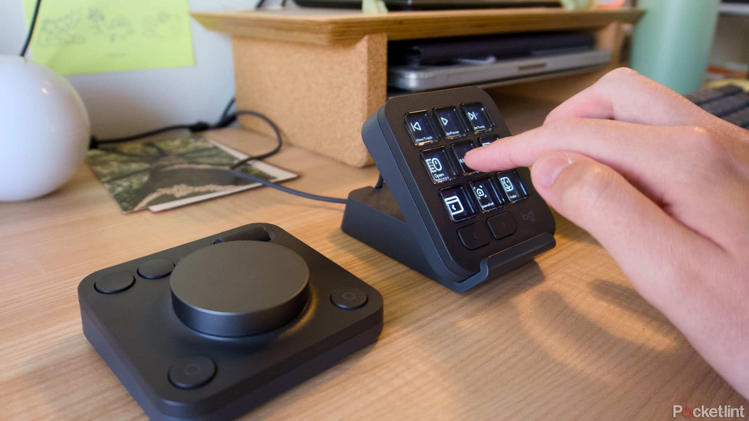 その他 MX Creative Console Review: Logitech MX Creative Console by Scott Simmons