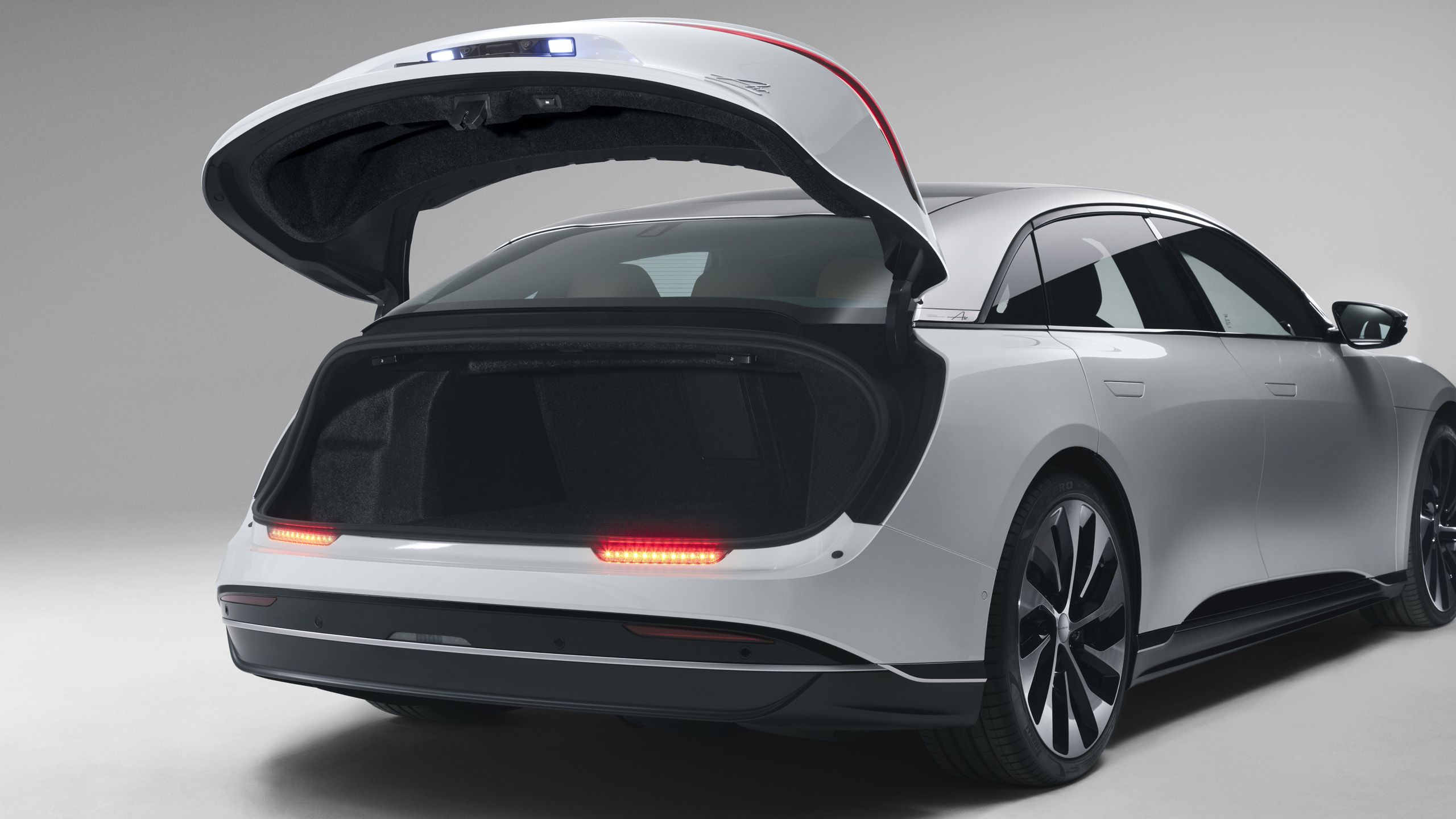 4 impressive EVs with over 400-mile range