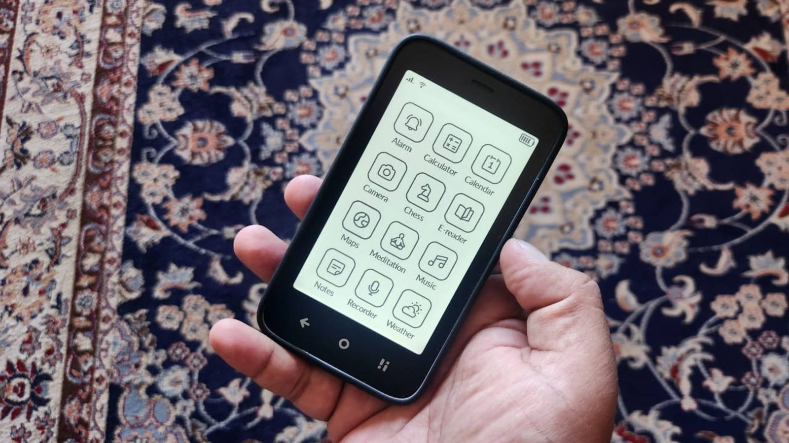 I tried this minimalist phone and it was a weird experience