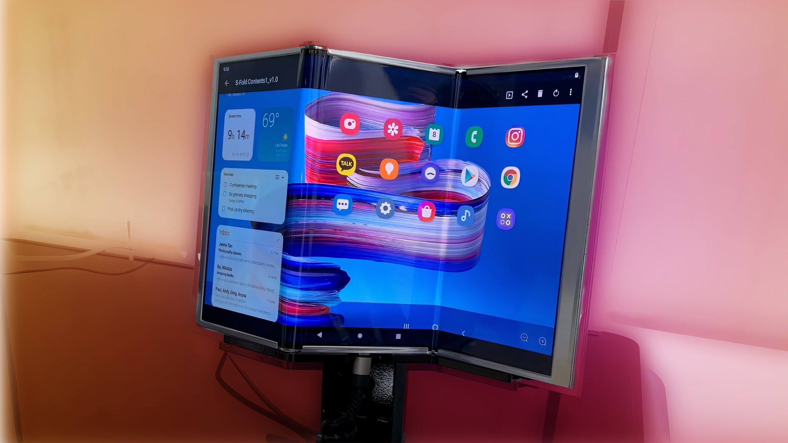 A Flex S display prototype created by Samsung Display.