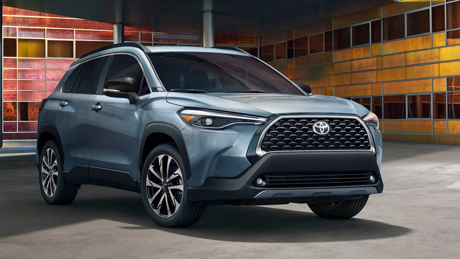 Toyota Corolla Cross Hybrid 2025 render. 