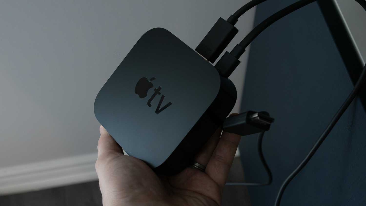 Apple TV HDMI plug