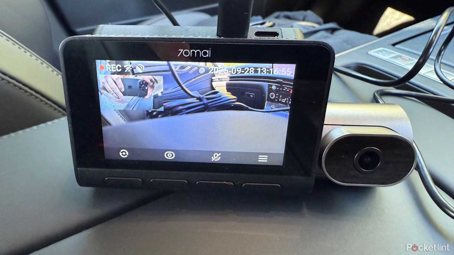 70mai-4k-t800 in car. 