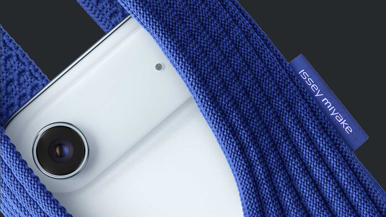 iPhone Air in iPhone Pocket.