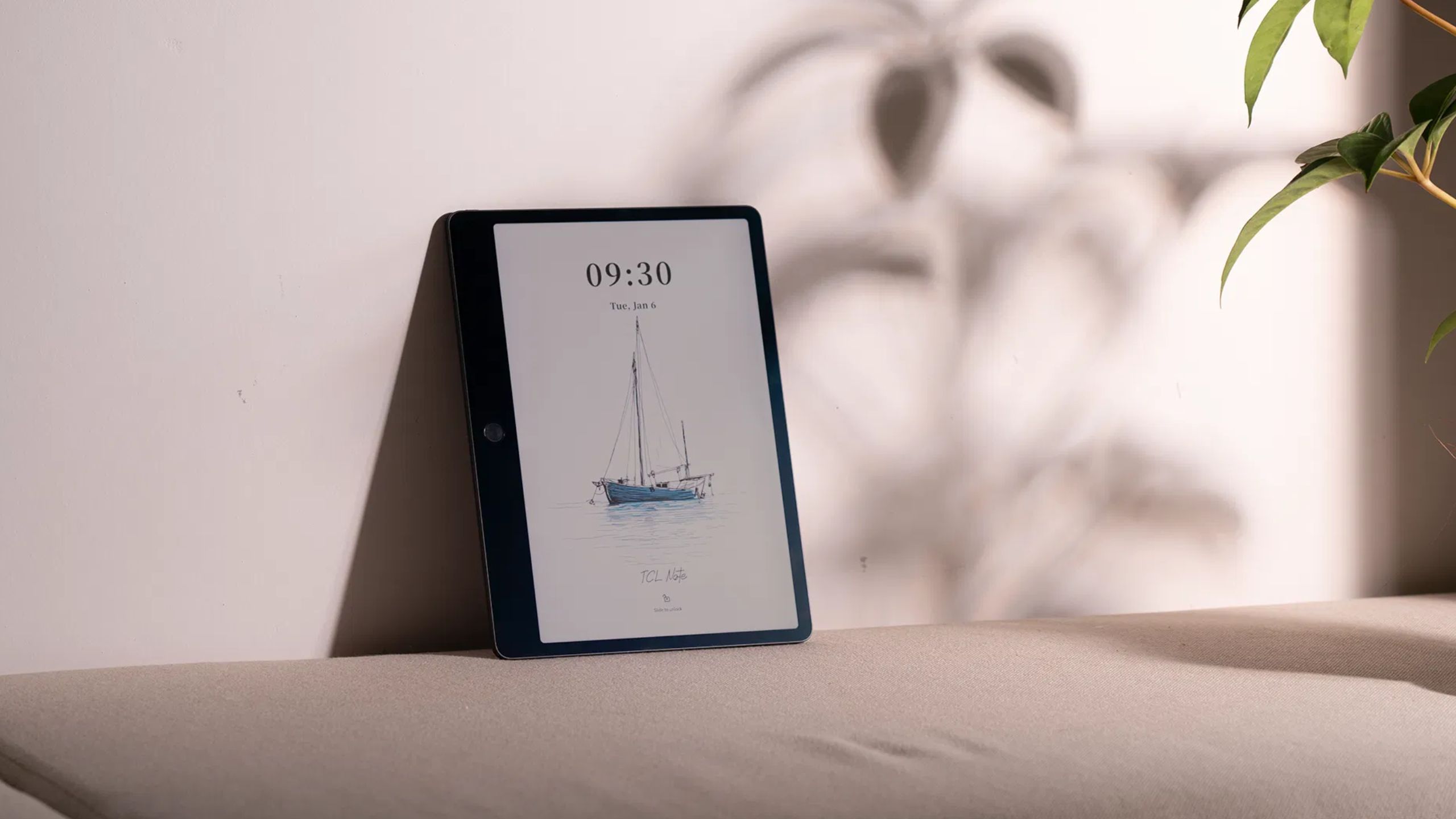 This strange new tablet wants to feel like paper without being E Ink