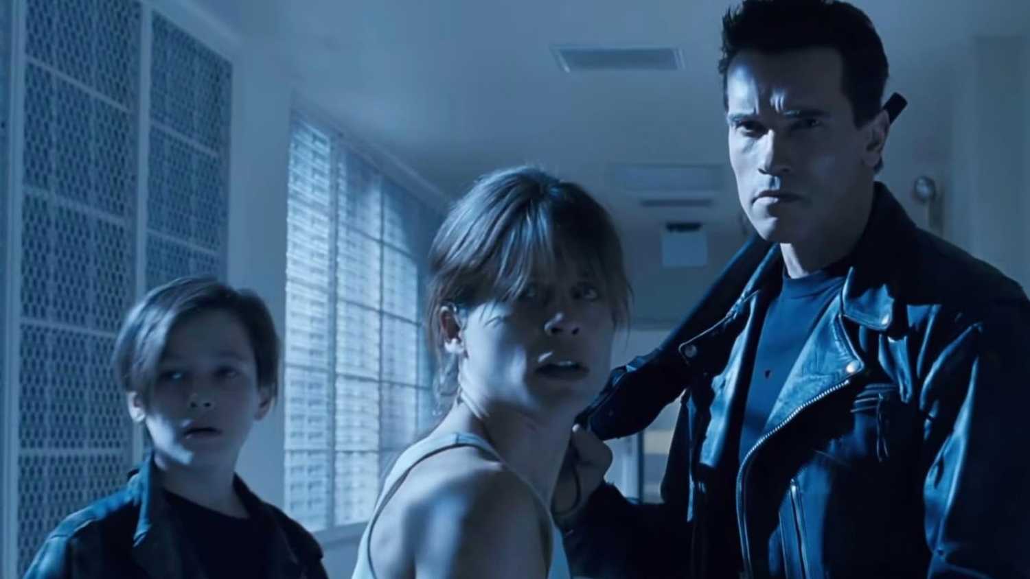 Edward Furlong Linda Hamilton and Arnold Schwarzenegger in Terminator 2