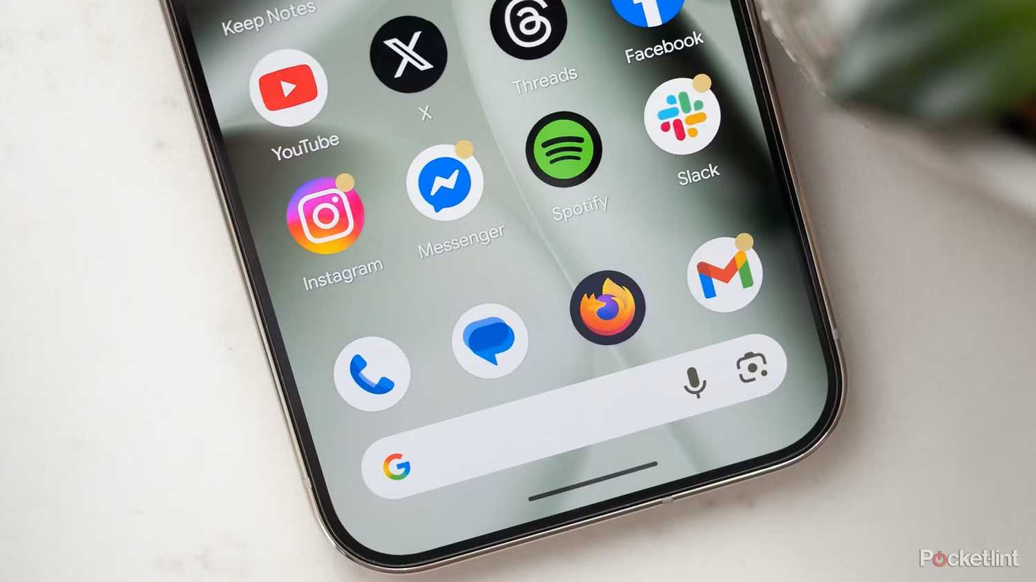 Google Pixel bottom search bar