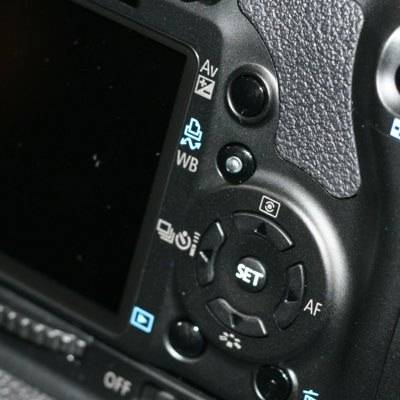First Look: Canon EOS 450D