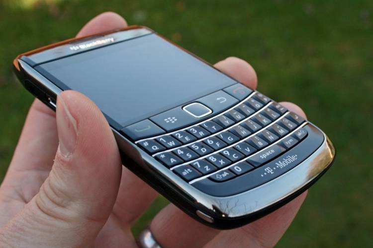 71507-phones-review-blackberry