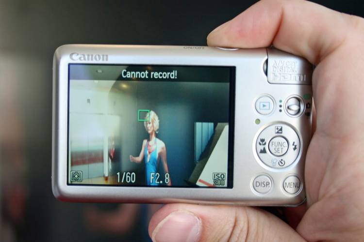 Canon IXUS 120 IS digital camera