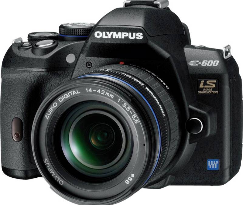 Olympus E-600 DSLR camera