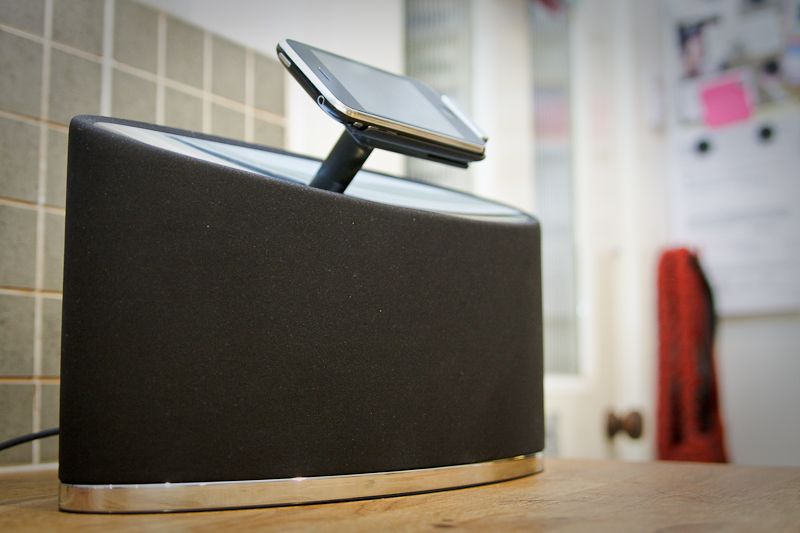 Bowers & Wilkins Zeppelin Mini iPod speaker