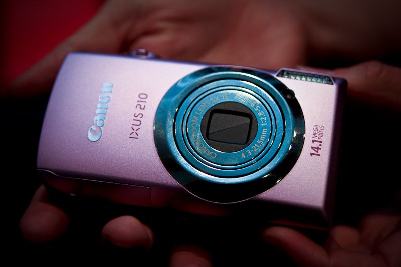 Canon IXUS 210 digital camera - First Look