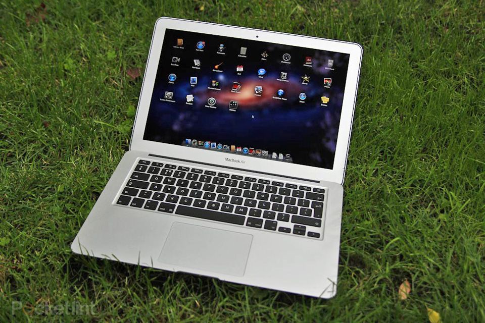 72503-laptops-review-apple-