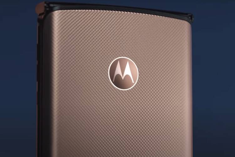 It's official: Motorola Razr phone now comes in blush gold