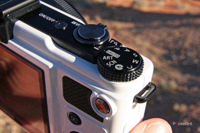 Olympus XZ-1 takes on Canon S95 and Panasonic LX5