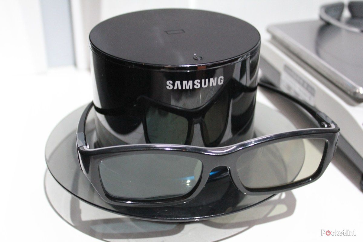 samsung 3d glasses v2 0 hands on image 11