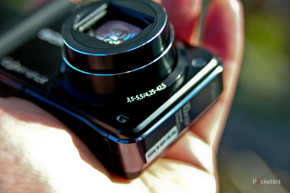 Sony Cyber-shot DSC-HX7V hands-on