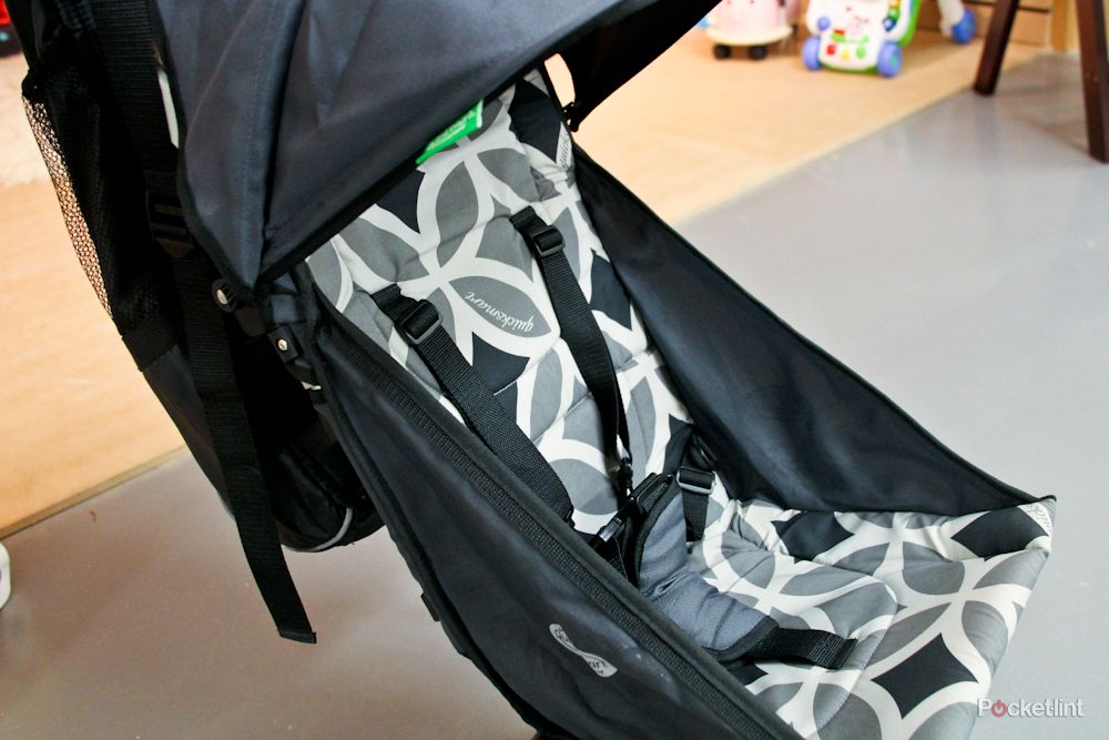 quicksmart back pack stroller debuts in uk image 6