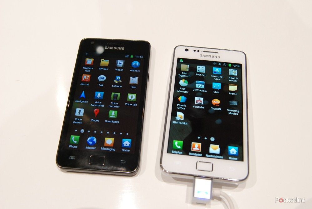 white samsung galaxy s ii pictures and hands on image 2
