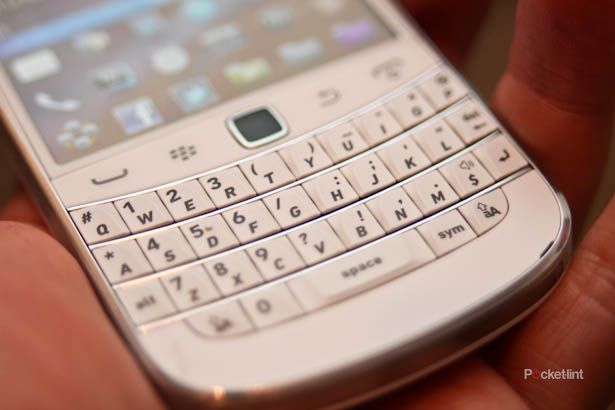 スマートフォン本体 BlackBerry Bold 9900 White BLACKBERRY BOLD 9900 4G WHITE RB UNLOCKED - TGWireless.com