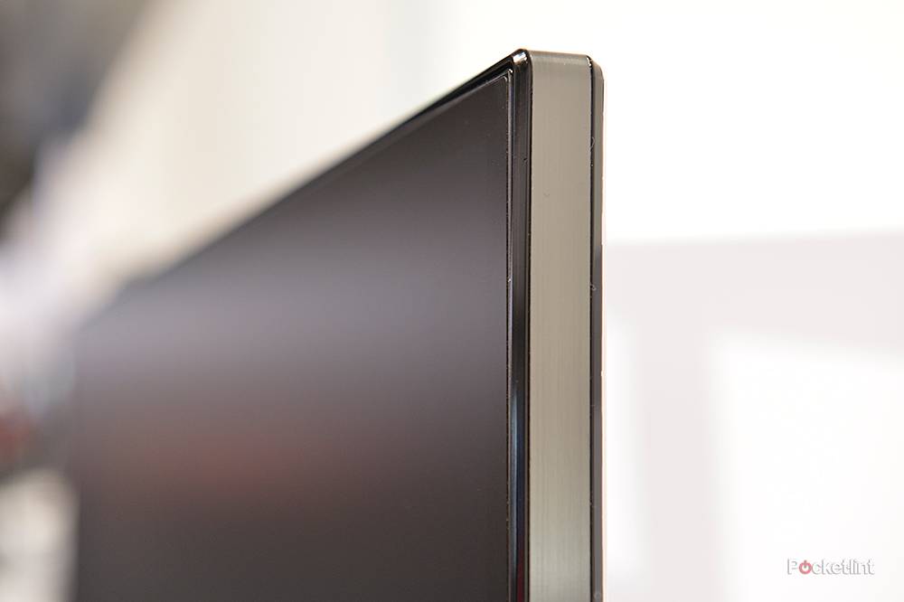 LG EA93 21:9 widescreen monitor pictures and hands-on