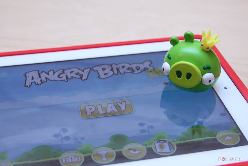 angry birds magic mattel lets the pigs turn on the angry birds with new apptivity accessory image 3