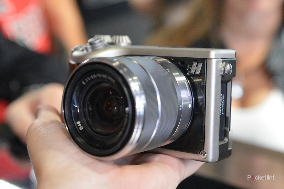 117304-cameras-news-hands-on-