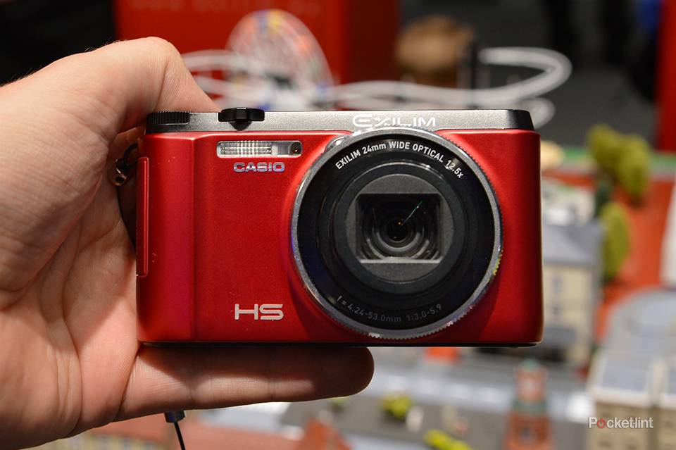 Casio Exilim EX-ZR1000 pictures and hands-on