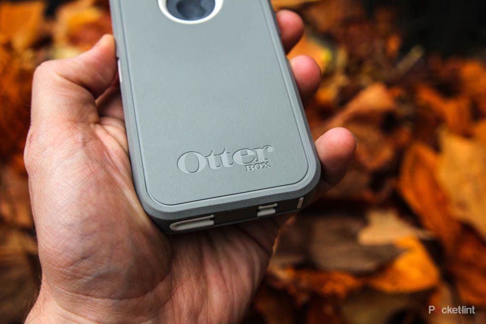 otter box defender iphone 5 case pictures and hands on image 9