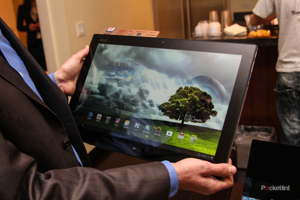 118767-tablets-news-hands-on-