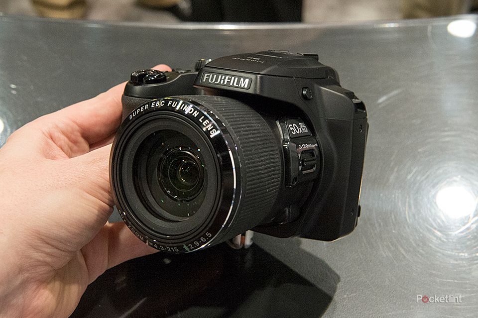 Fujifilm FinePix SL1000 デジタルカメラ50倍ズーム Amazon.com : Fujifilm FinePix SL1000 16 MP Digital Camera with 3