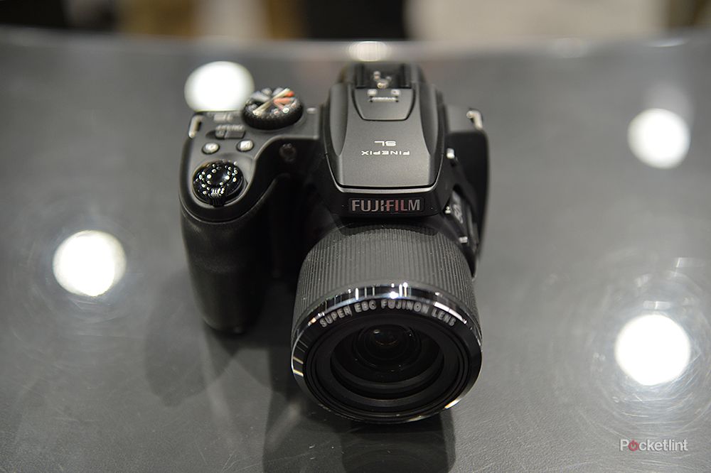 Fujifilm FinePix SL1000 superzoom pictures and hands-on