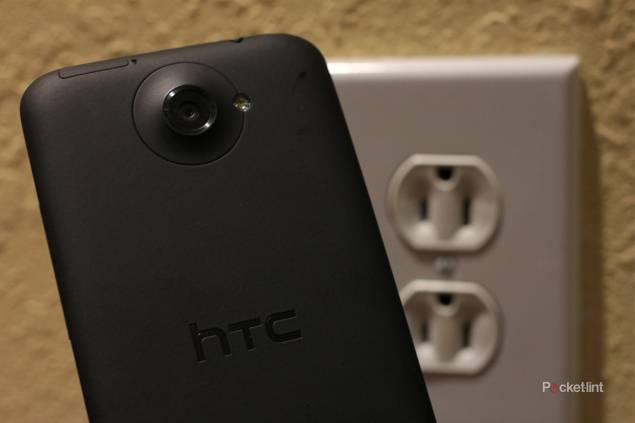 O2 and HTC sell four-in-every-five HTC One X+s charger free, in ...