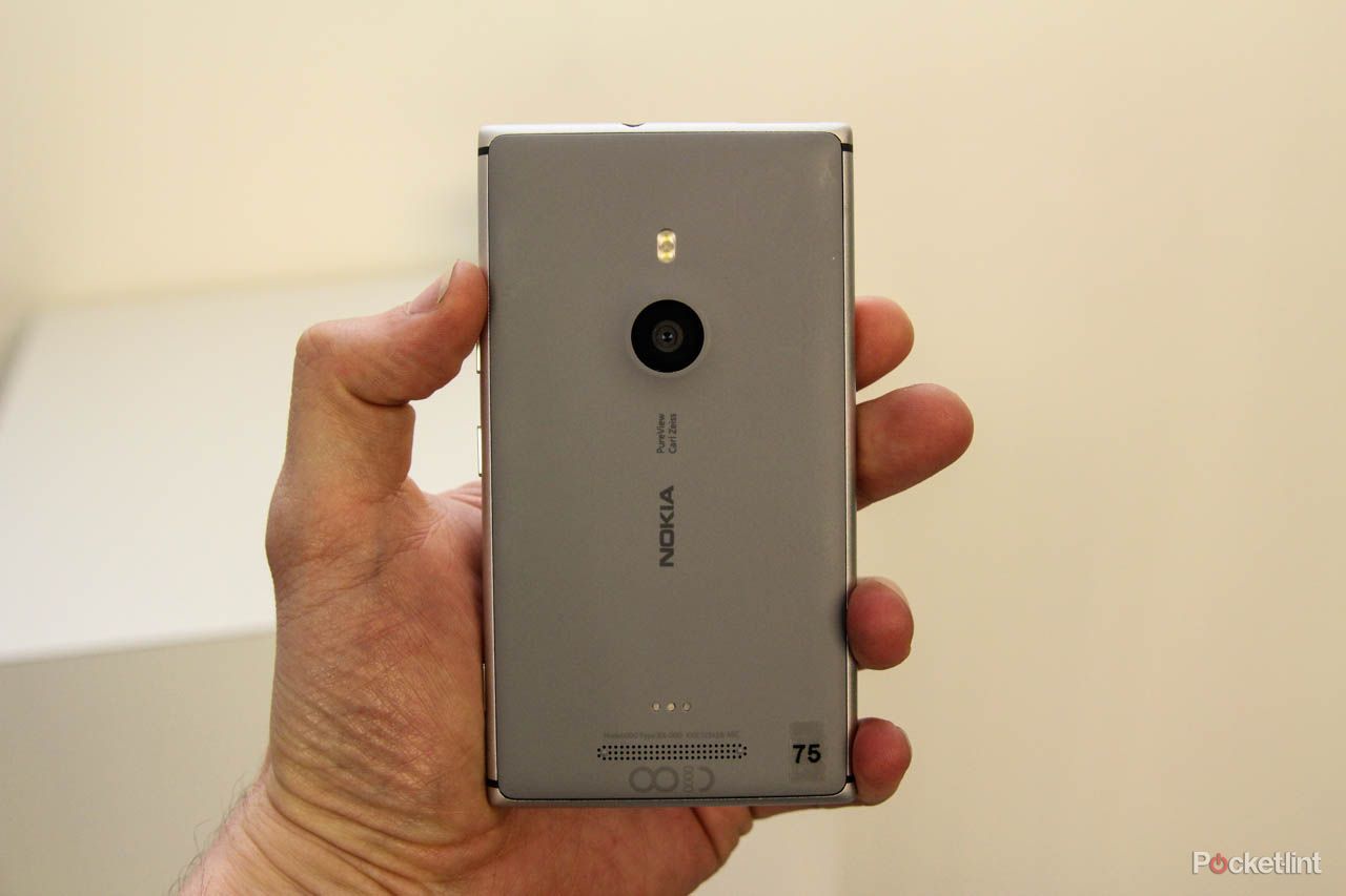 hands on nokia lumia 925 review image 7