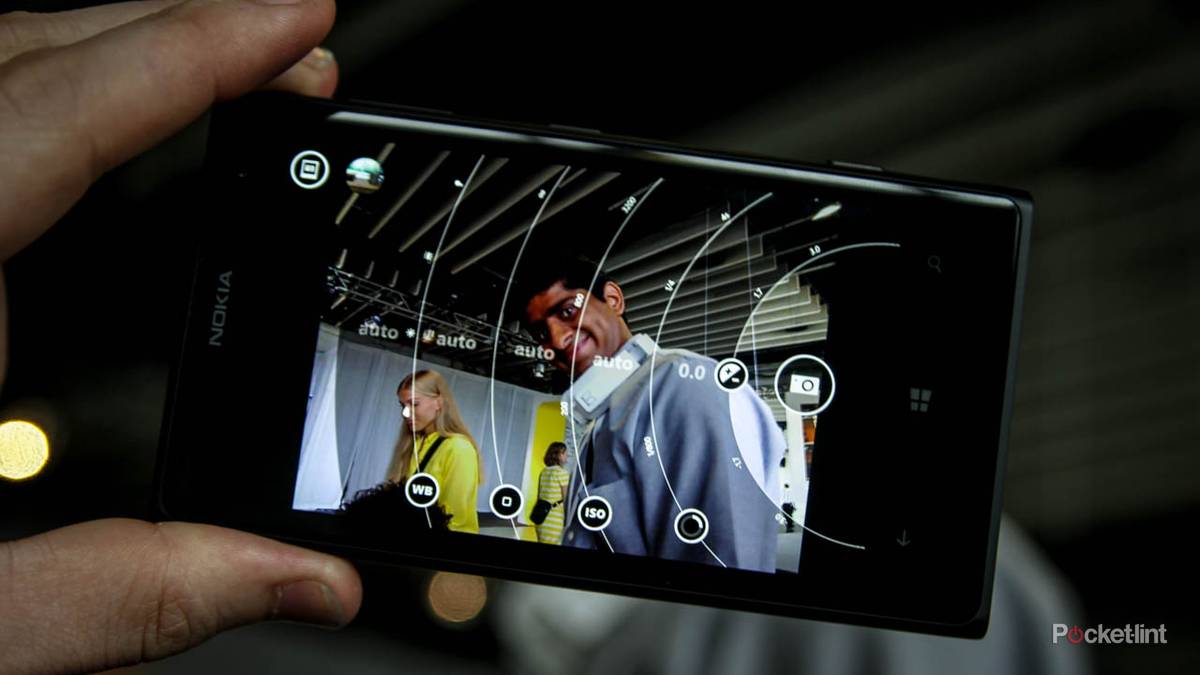 Nokia looks to the camera to help it stand out as it waits for app ...
