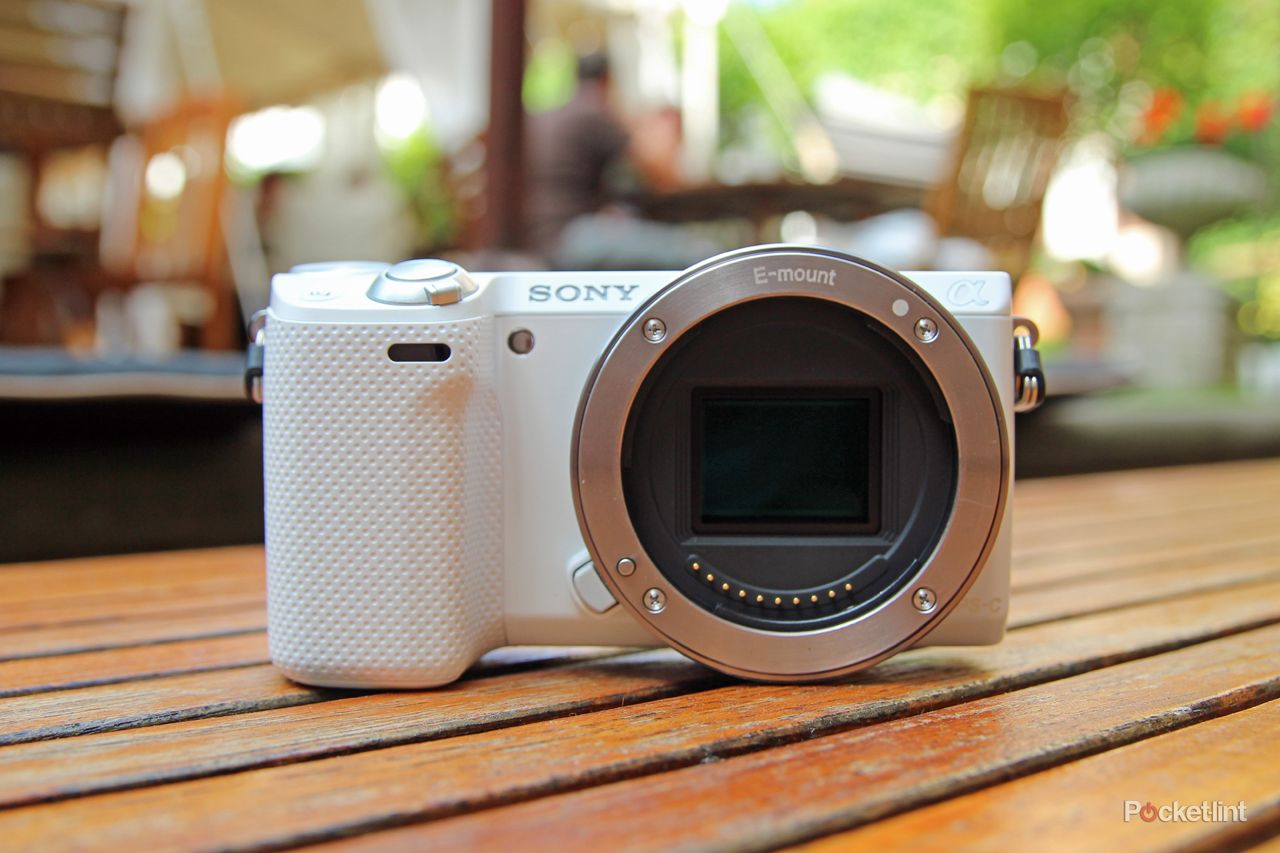 Sony NEX-5T hands-on: NFC comes to the NEX