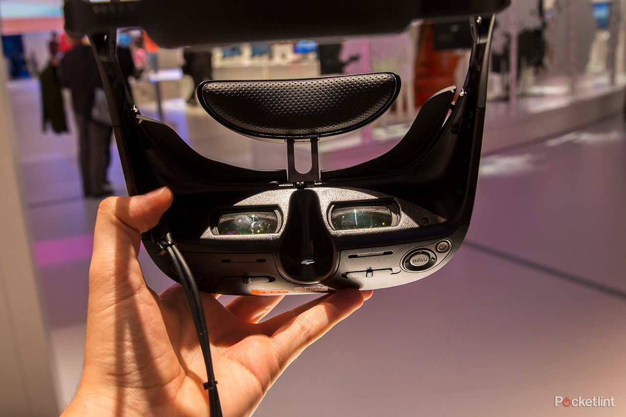sony hmz t3w head mounted display hands on wearable tech takes a turn towards madness image 3