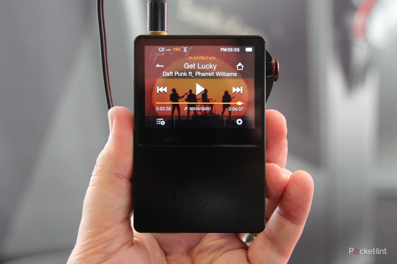 ポータブルプレーヤー AK 120II Astell&Kern Astell & Kern AK120 Portable Music Player Reviewed
