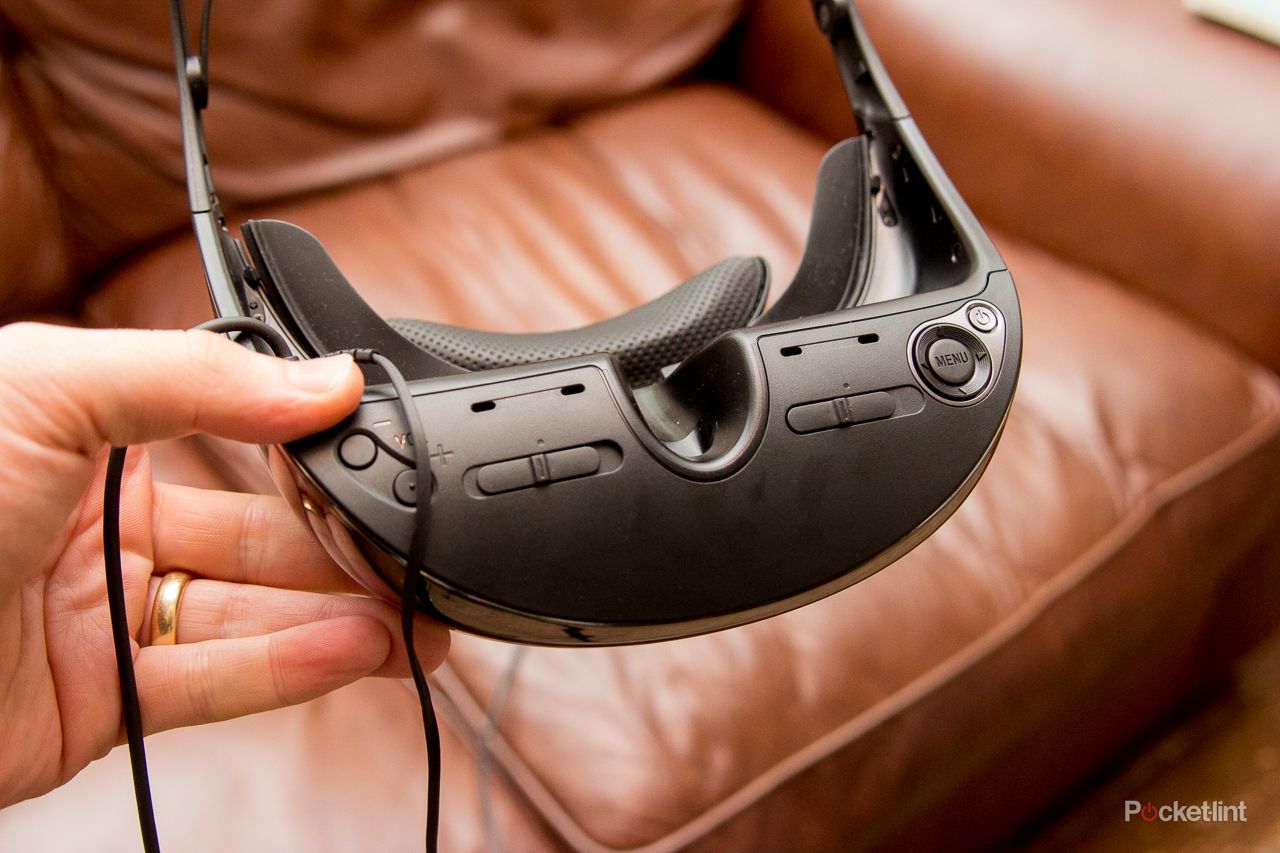 [美品]SONY HMZ-T3W Sony HMZ-T3W Personal 3D Viewer Wireless Head Mounted Display Free