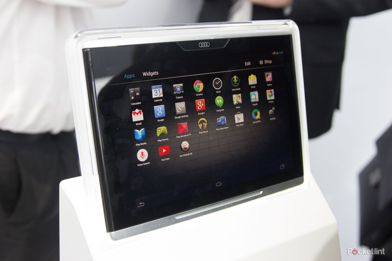hands on audi smart display 10 2 inch tablet to control your radio from the backseat video image 11