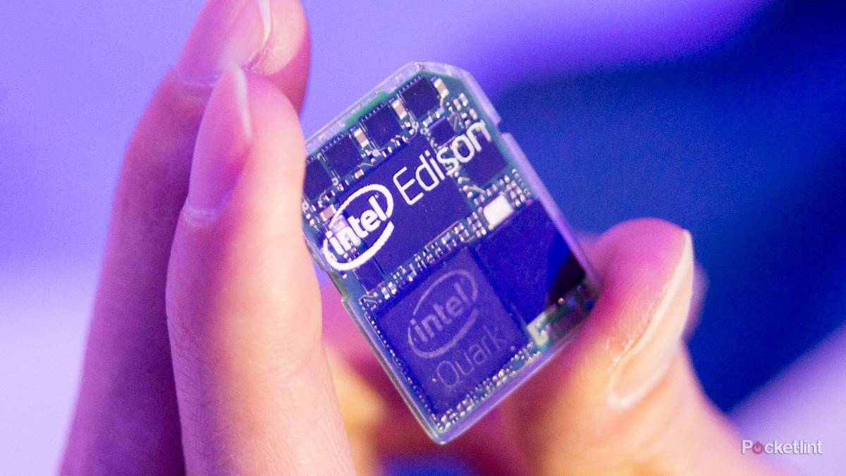 Intel debuts SD card-sized computer called Edison (video)