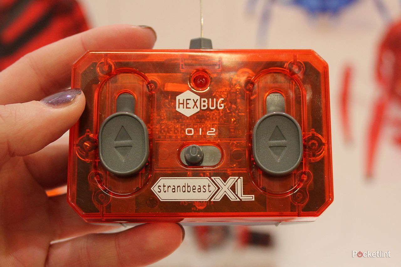 Hands-on: Hexbug Strandbeast is a hypnotising robotic creature (video)