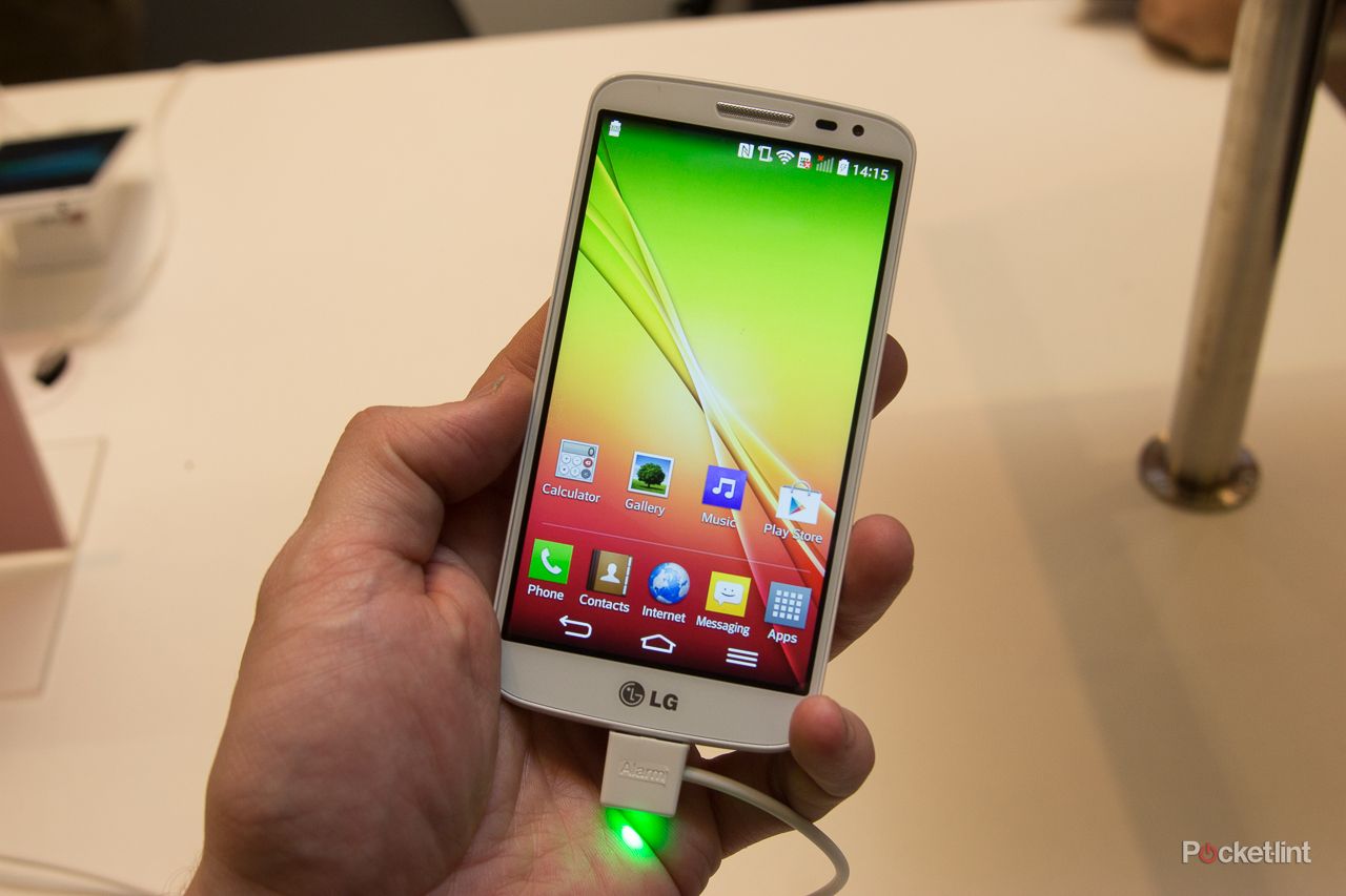 LG G2 mini pictures and hands-on LG G2 mini pictures and hands-on
