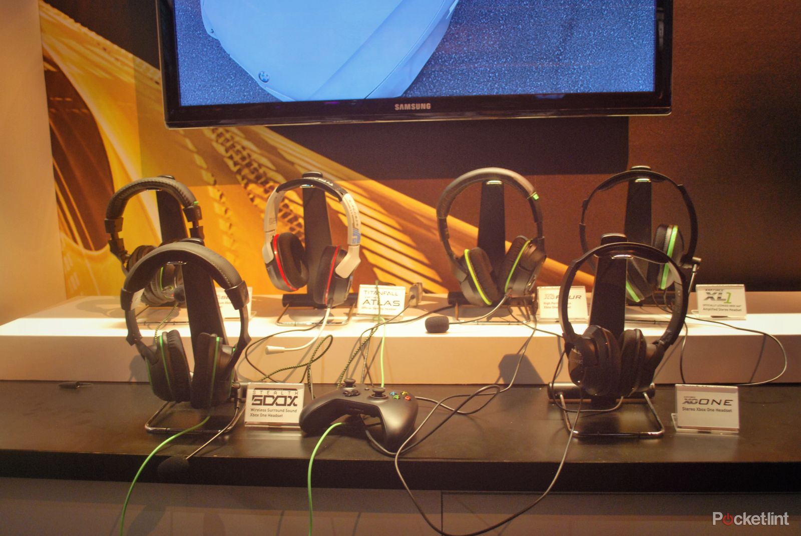 turtle beach ear force stealth 500x xbox one headset elite 800 ps4 headset and more pictures and hands on image 7