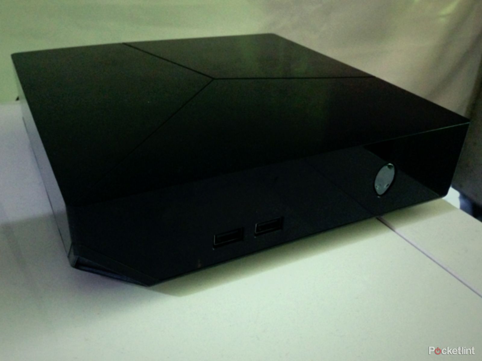 alienware windows based alpha steam machine pictures and hands on image 3