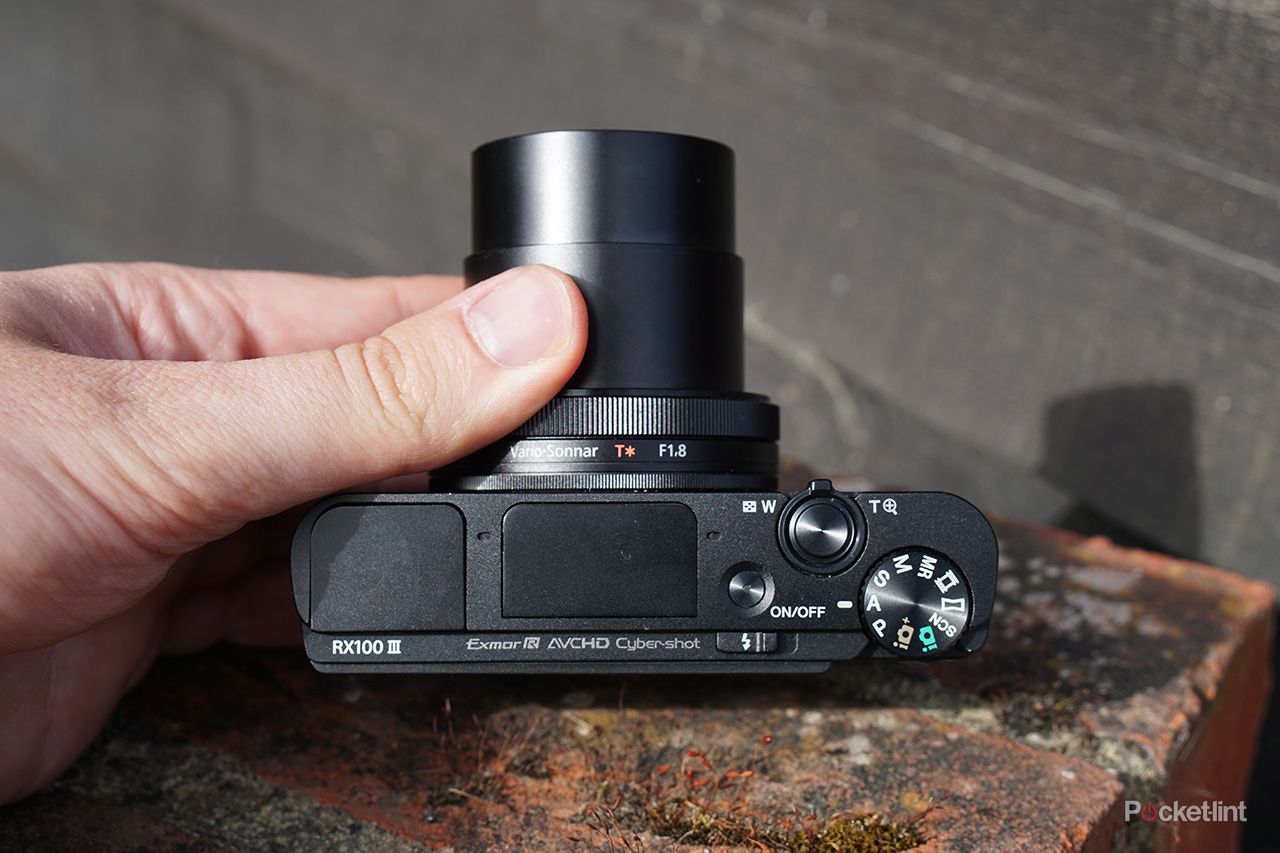 SONY RX100 III サイバーショット Sony RX100 III 20.1 MP Premium Compact Digital Camera w/1