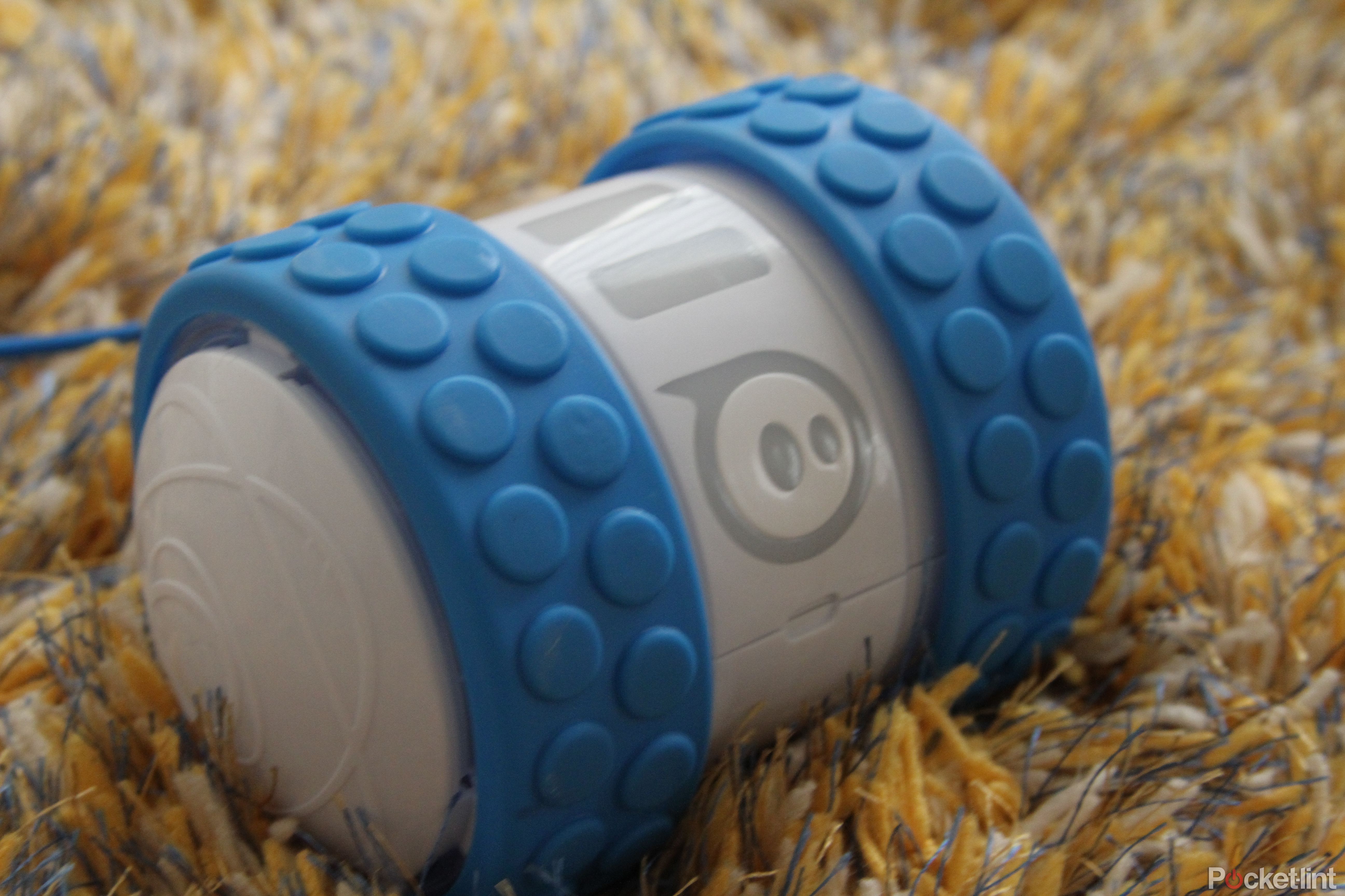 https://static0.pocketlintimages.com/wordpress/wp-content/uploads/wm/130719-parenting-news-hands-on-sphero-ollie-hands-on-review-cylindrical-fast-and-totally-cool-image12-JAz9VM5KBH.jpg