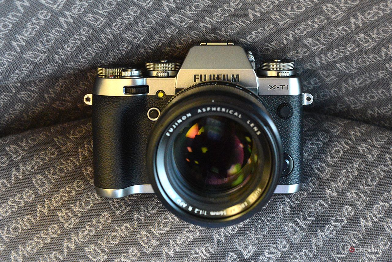 Fujifilm X-T1 Graphite Silver Edition: Matte finish somehow looks